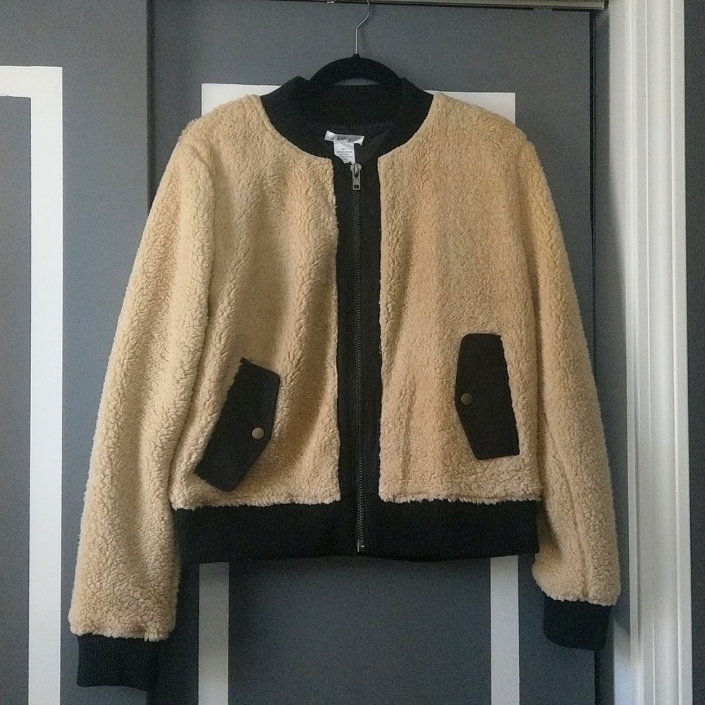 Esley Faux Sherpa Jacket with Contrasting Detail